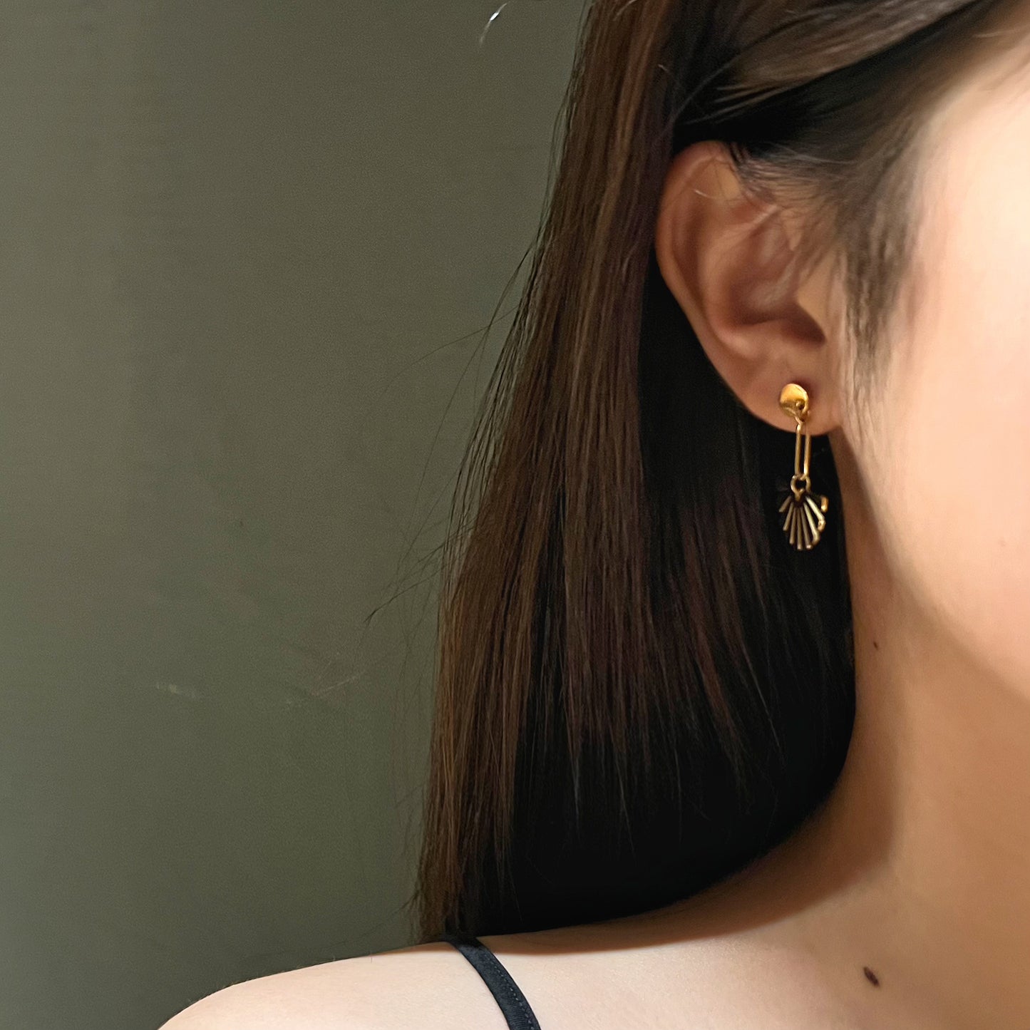Chic Stainless Steel Fan-Shaped Earrings with 18K Gold French Titanium Studs